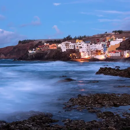 Fronton Whale * Gáldar