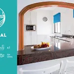 Fronton Whale Apartament *