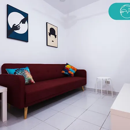 Fronton Whale Apartmán