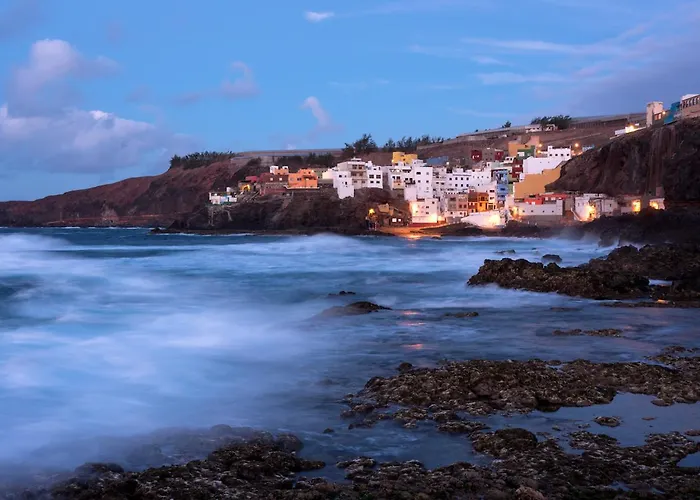 Fronton Whale * Gáldar