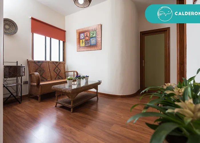 Fronton Whale Lägenhet *