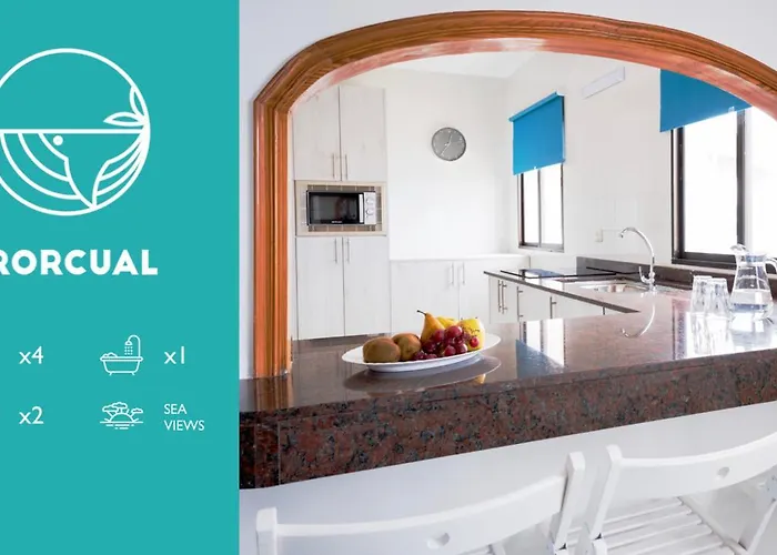 Fronton Whale Lägenhet *