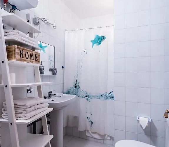 Fronton Whale Lägenhet *